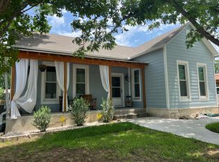 284 N Mesquite Ave, New Braunfels, TX 78130