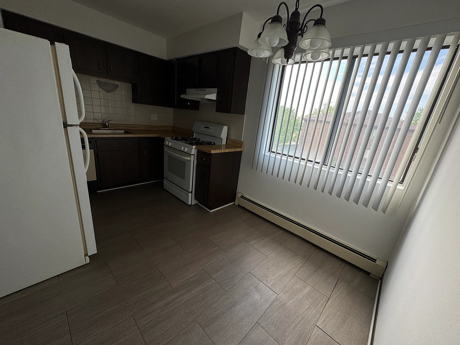 2 bed, 1100 sqft, $1,750 — Photo 3