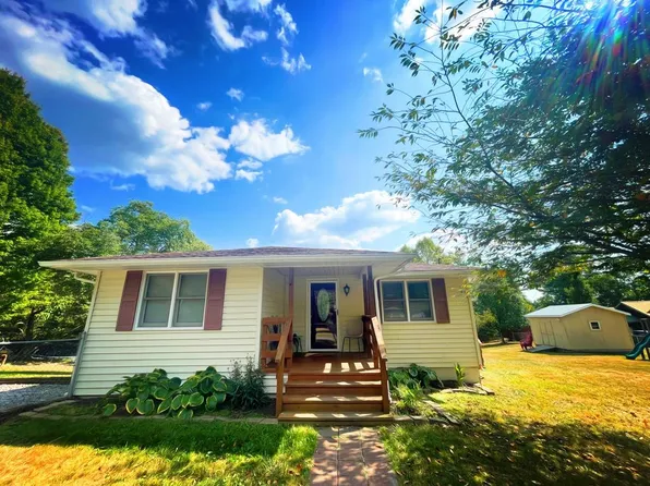 830 Stonewall Rd, Beckley, WV 25801