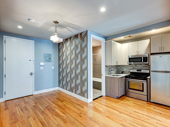 4th image of 683 Grand St #B4