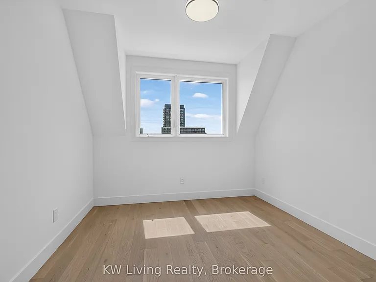 96 Belgravia Ave — Photo 18