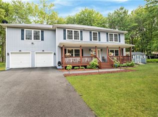 2219 Beaver Cir, Pocono Summit, PA 18346