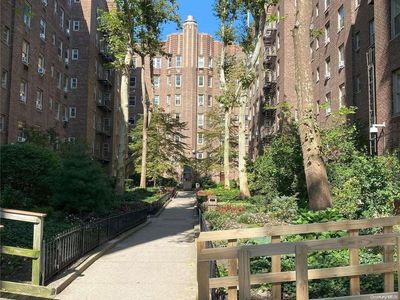 4818 43 Street #4D, Queens, NY, 11377