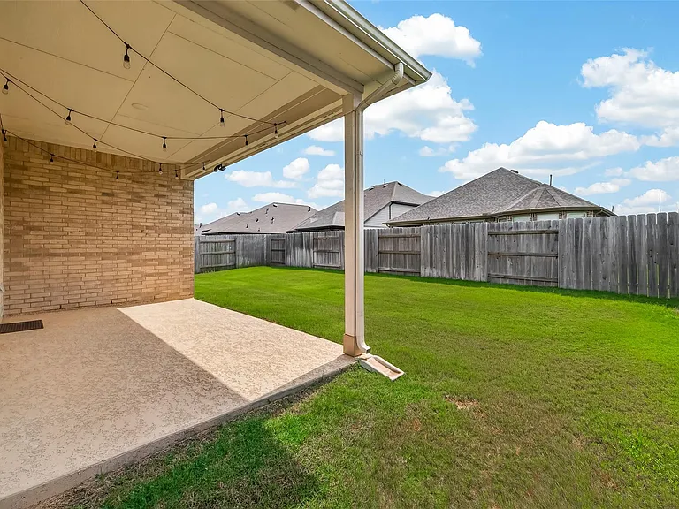 7319 Woodlark Ridge Dr — Photo 46