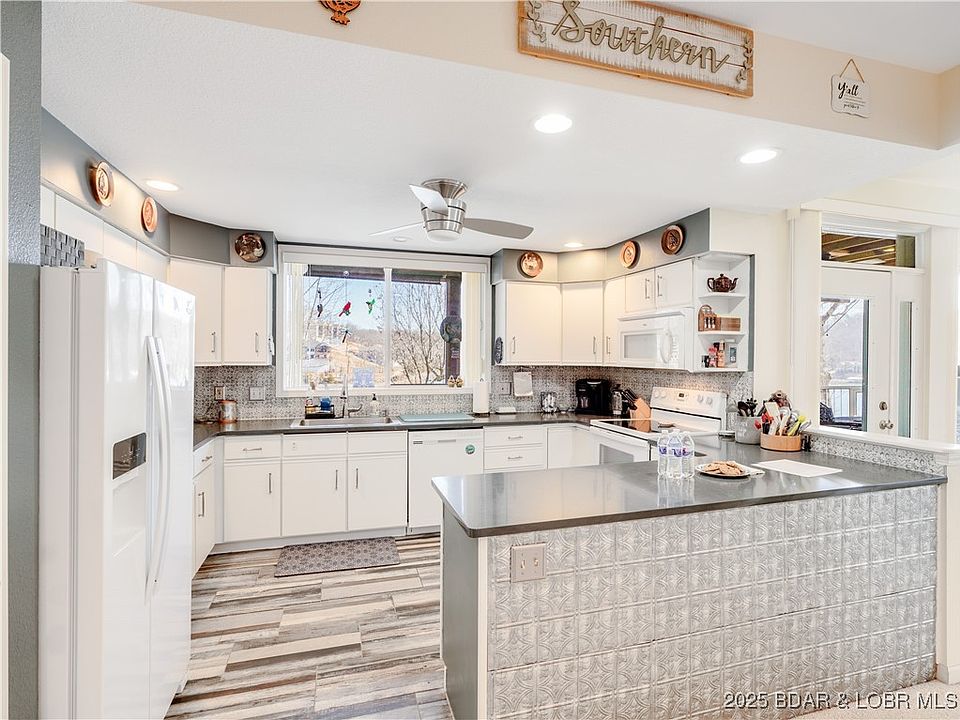 2nd image of 1341 Buckingham Dr #3