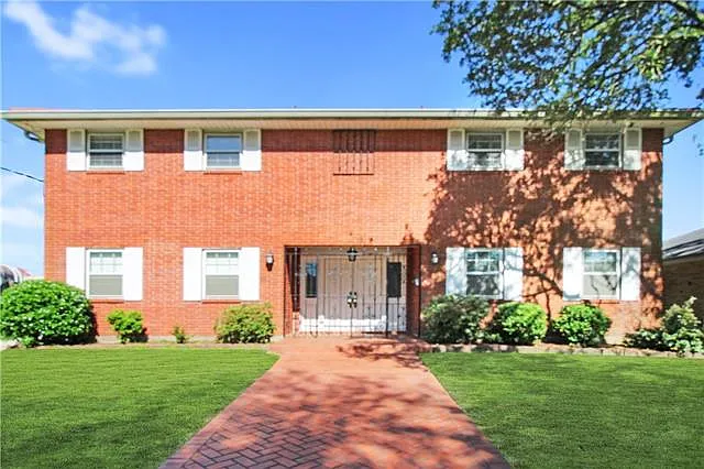 5651 Pratt Dr