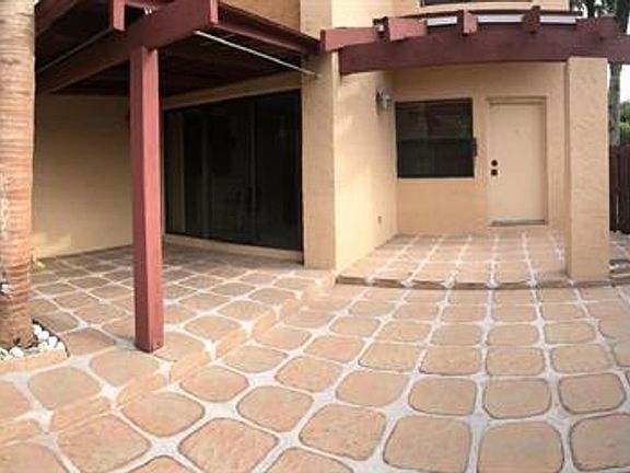 4th image of 341 W Park Dr APT 103-15