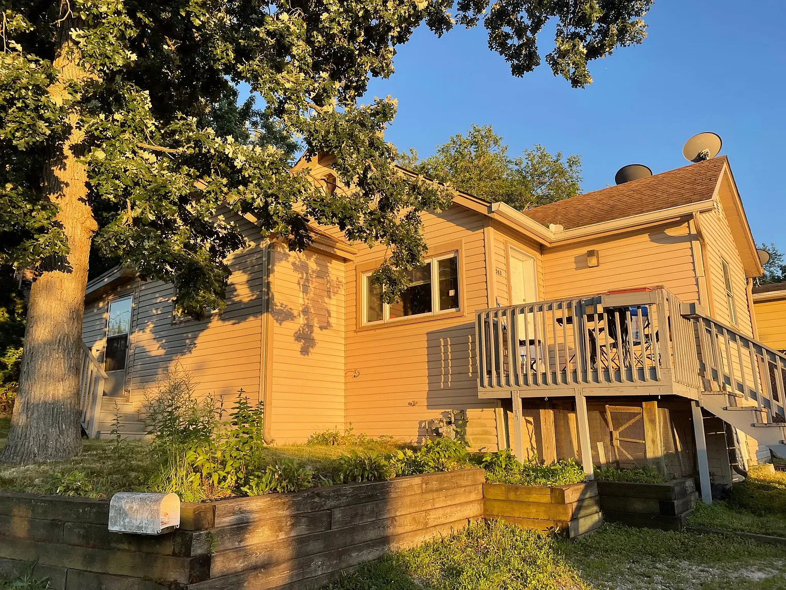 563 N Ravine Dr — Photo 2