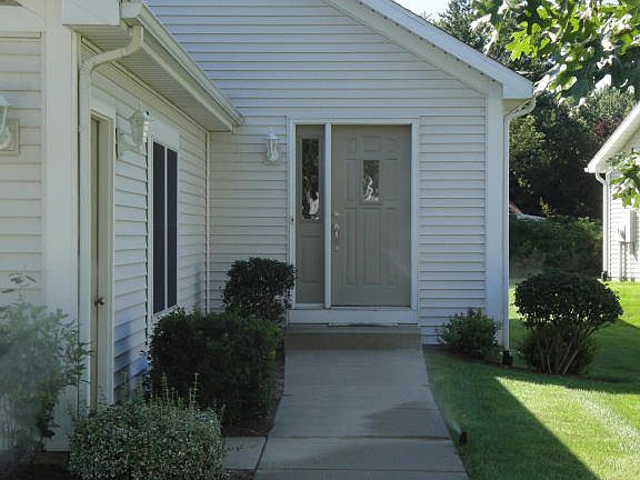 2nd image of 3014 Village Ct #6