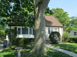 10 Stevens Pl, Huntington Station, NY 11746