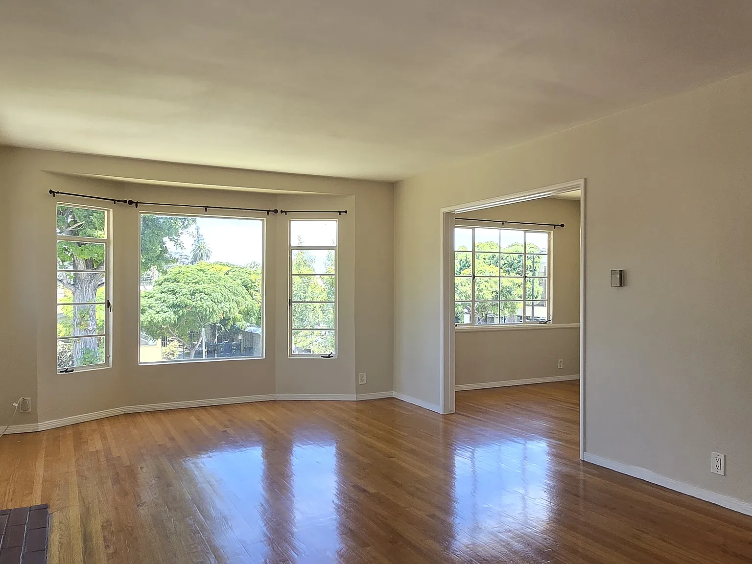 2 bed, 950 sqft, $2,400 — Photo 4