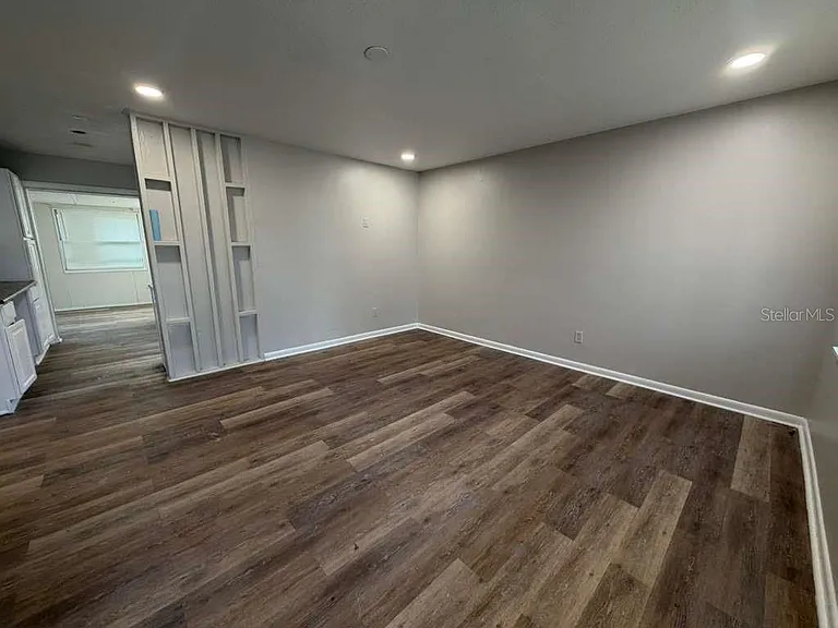 4046 Queen Anne Dr — Photo 3