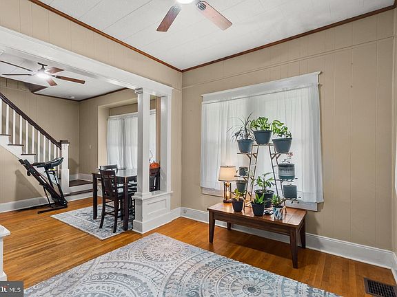 3rd image of 200 Maple Ave
