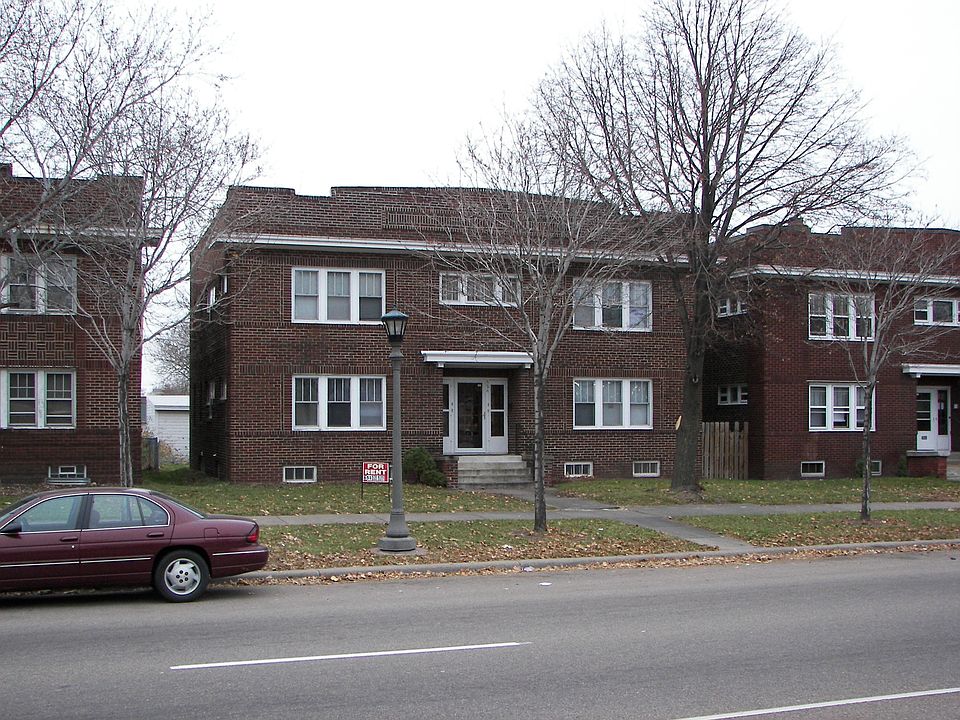 1st image of 414 Lexington Pkwy N #1