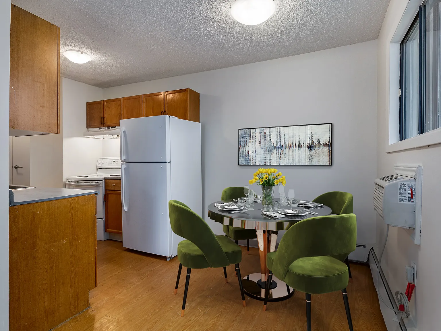 Mosaic Manor — Photo 3