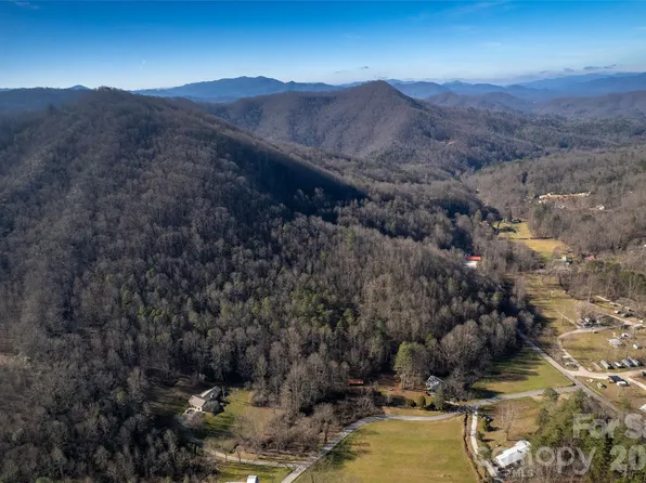 70 Earls Rd, Bryson City, NC 28713