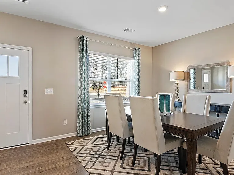 325 Tolbert Dr — Photo 3
