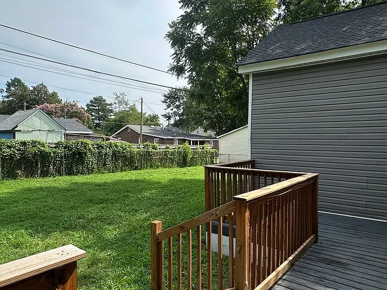 1008 Speight St — Photo 16