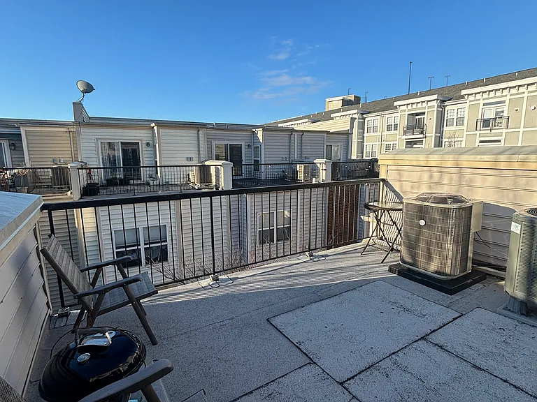 2302 Cobble Hill Ter — Photo 41