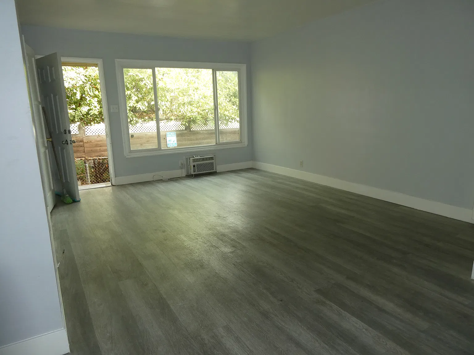 2 bed, 900 sqft, $2,500 — Photo 4