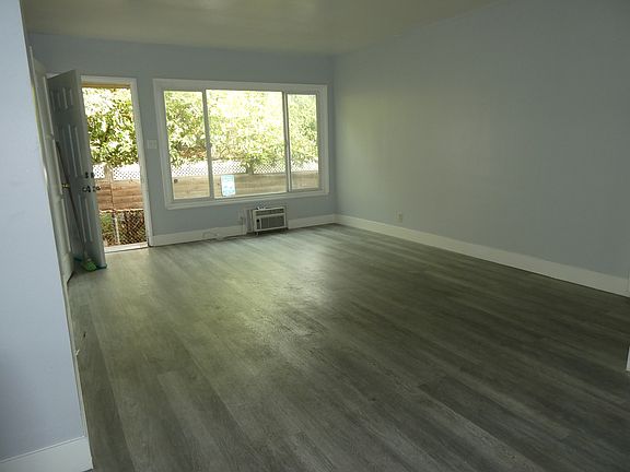 4th image of 1512 W Commonwealth Ave #D