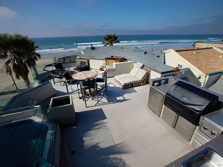 3377 Ocean Front Walk — Photo 20