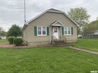 206 13th St, Pawnee, IL 62558