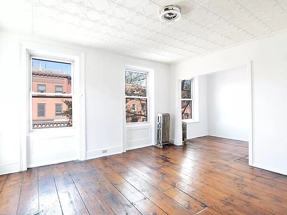 3rd image of 118 Kane St #2