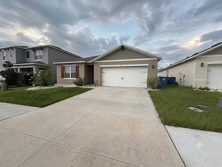 122 Henry Stevens Dr — Photo 1