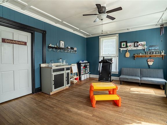 3rd image of 9 Bellinger St