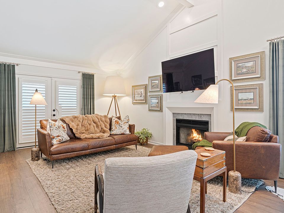 1st image of 225 Hearthstone Manor Ln