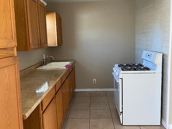 2nd image of 532 N 4th Ave