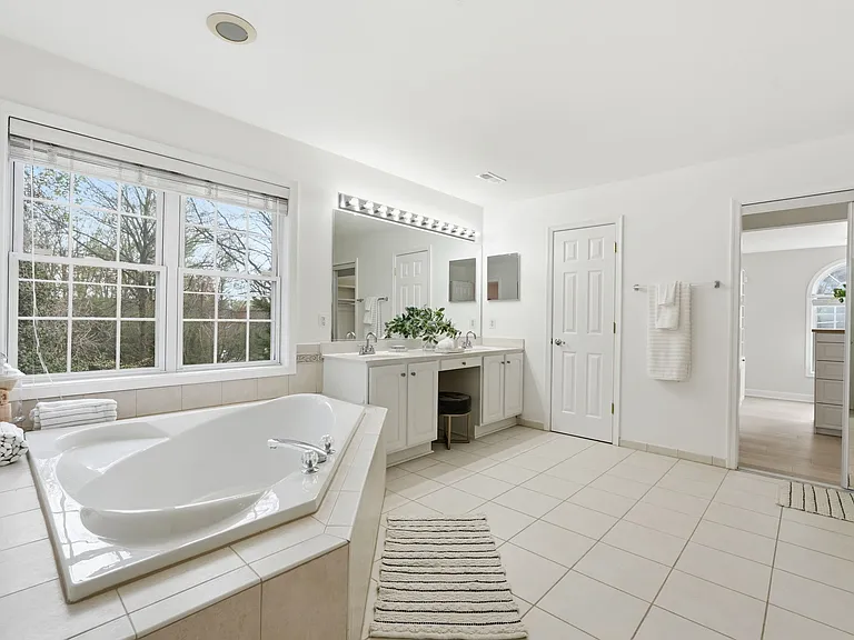 3515 Devon Dr — Photo 13