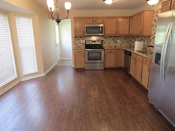 5th image of 6376 Pembroke Dr