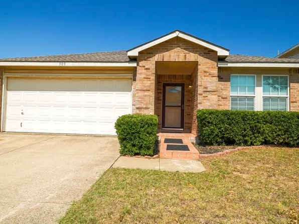 909 Mosaic Dr, Fort Worth, TX 76179