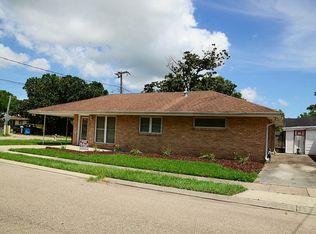 17 Marietta Ct, Chalmette, LA 70043