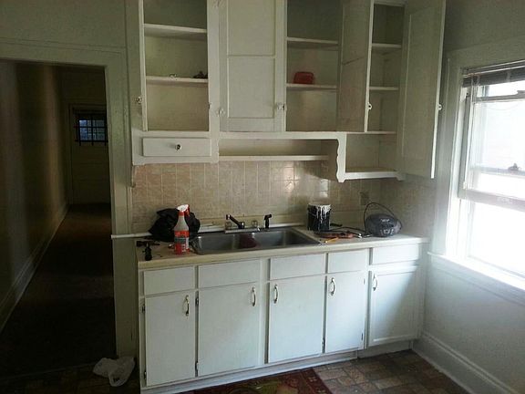4th image of 3320 E 139th St APT 4
