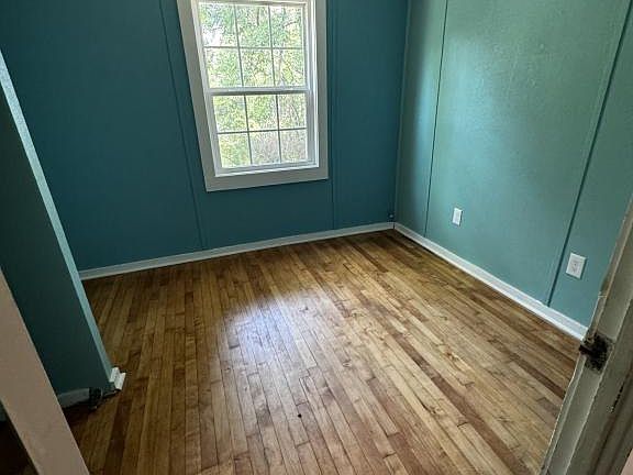 4th image of 399 Robertsville Rd