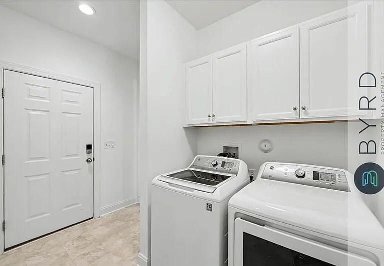 9001 Sharpe Ct — Photo 18