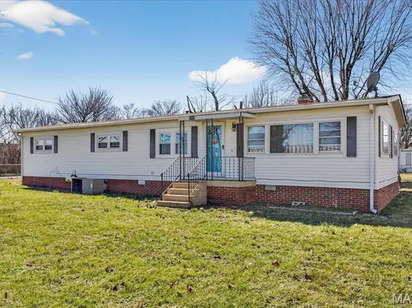 101 N Ruby Ln, Fairview Heights, IL 62208