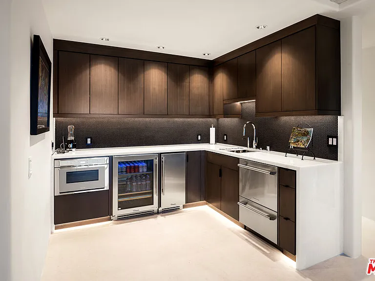 335 Wrigley Rd — Photo 41