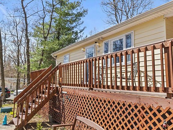 5th image of 21 Beaver Dr