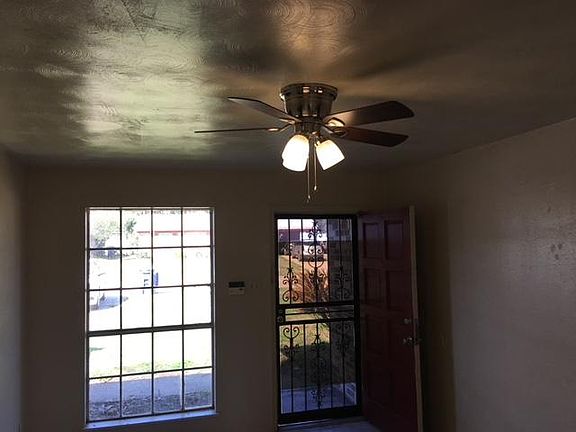 5th image of 4707 Erin Ln