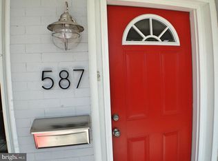 587 Martin St, Philadelphia, PA 19128