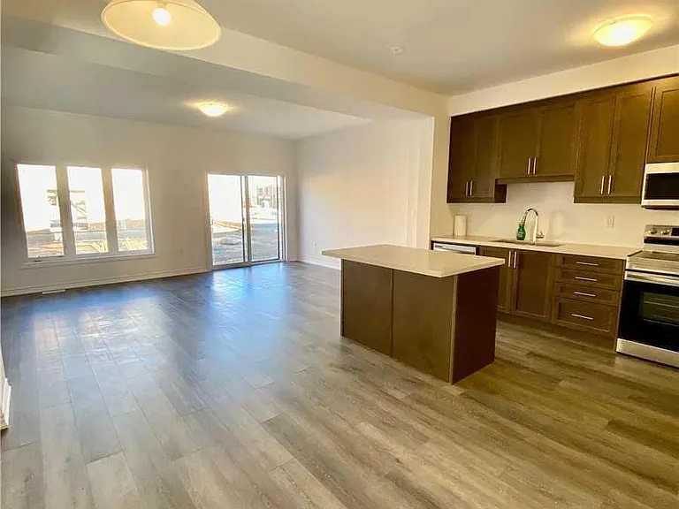 32 June Callwood Way — Photo 3