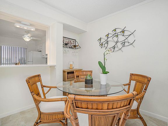 5th image of 200 International Dr APT 208