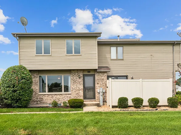 724 Lake Rd #724, New Lenox, IL 60451