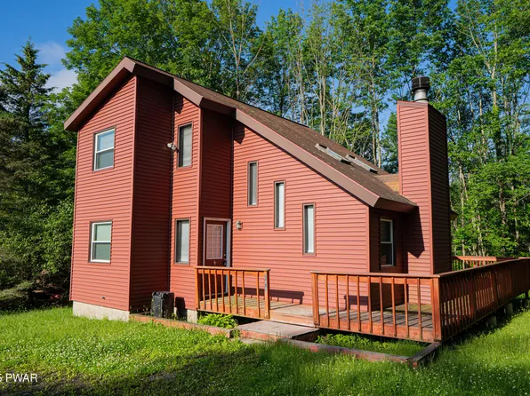 11 Meadowview Dr, Lake Ariel, PA 18436