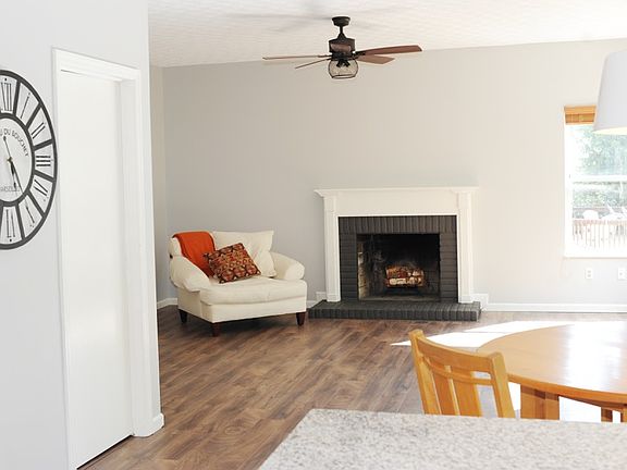 4th image of 134 Brookhill Dr
