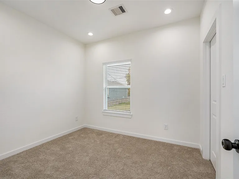 6417 Eastland St — Photo 16